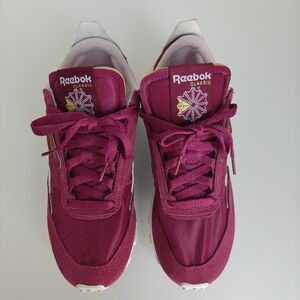Reebok Classic Leather LegacyPunch Berry (Women's) Size 9